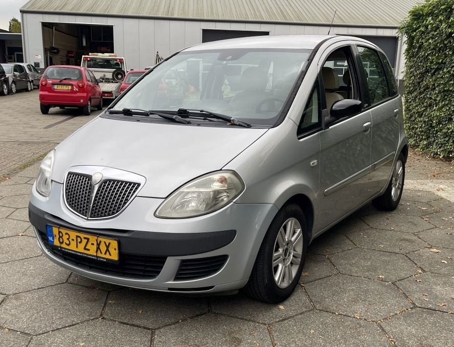Lancia Musa 1.4-16V Nieuwe APK Inruil is mogelijk, Auto's, Voorwielaandrijving, 15 km/l, Gebruikt, 400 kg