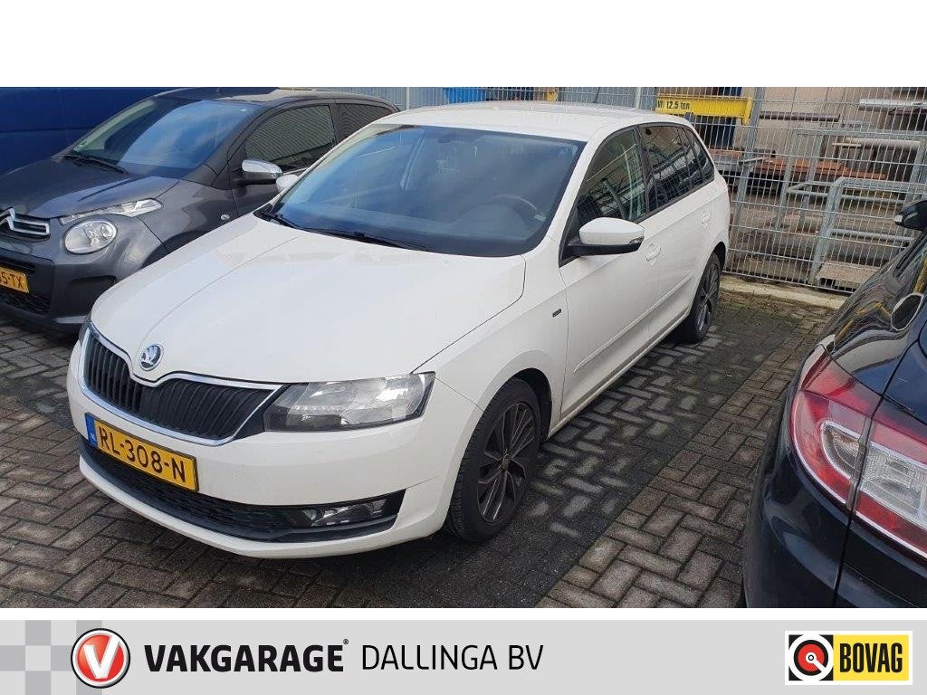 Skoda Rapid Spaceback 1.0 TSI Drive 95pk AUTOMAAT - Trekhaak, Auto's, Automaat, Stof, Gebruikt, Euro 6