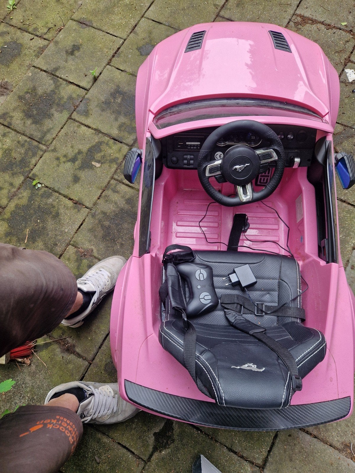 Roze elektrische kinderauto Ford Mustang, Ophalen, Gebruikt, Loopvoertuig