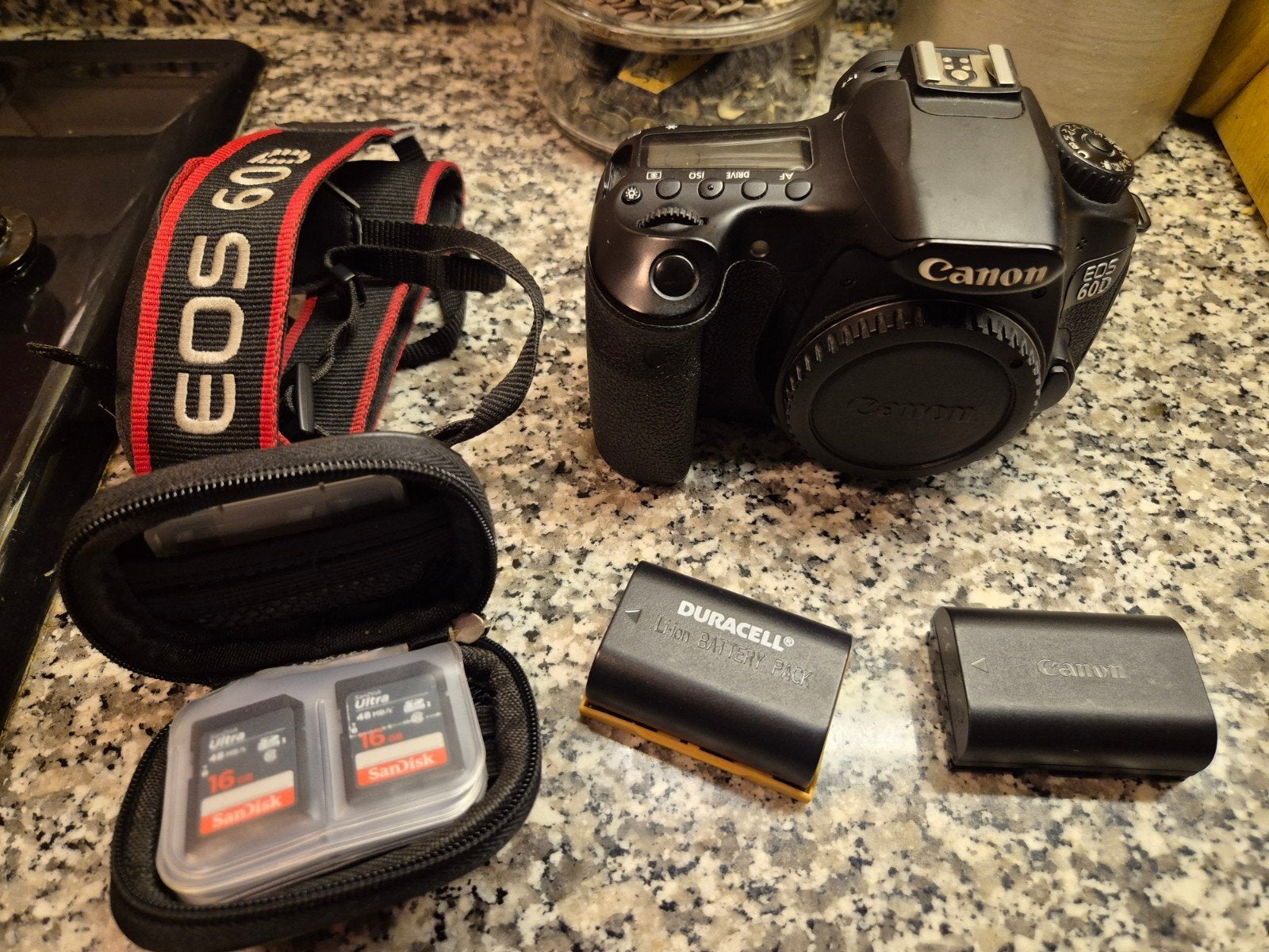 Canon EOS 60D DSLR Camera - met 2 accu's en SD kaartjes, Bodydop, Spiegelreflex, Canon, Ophalen of Verzenden