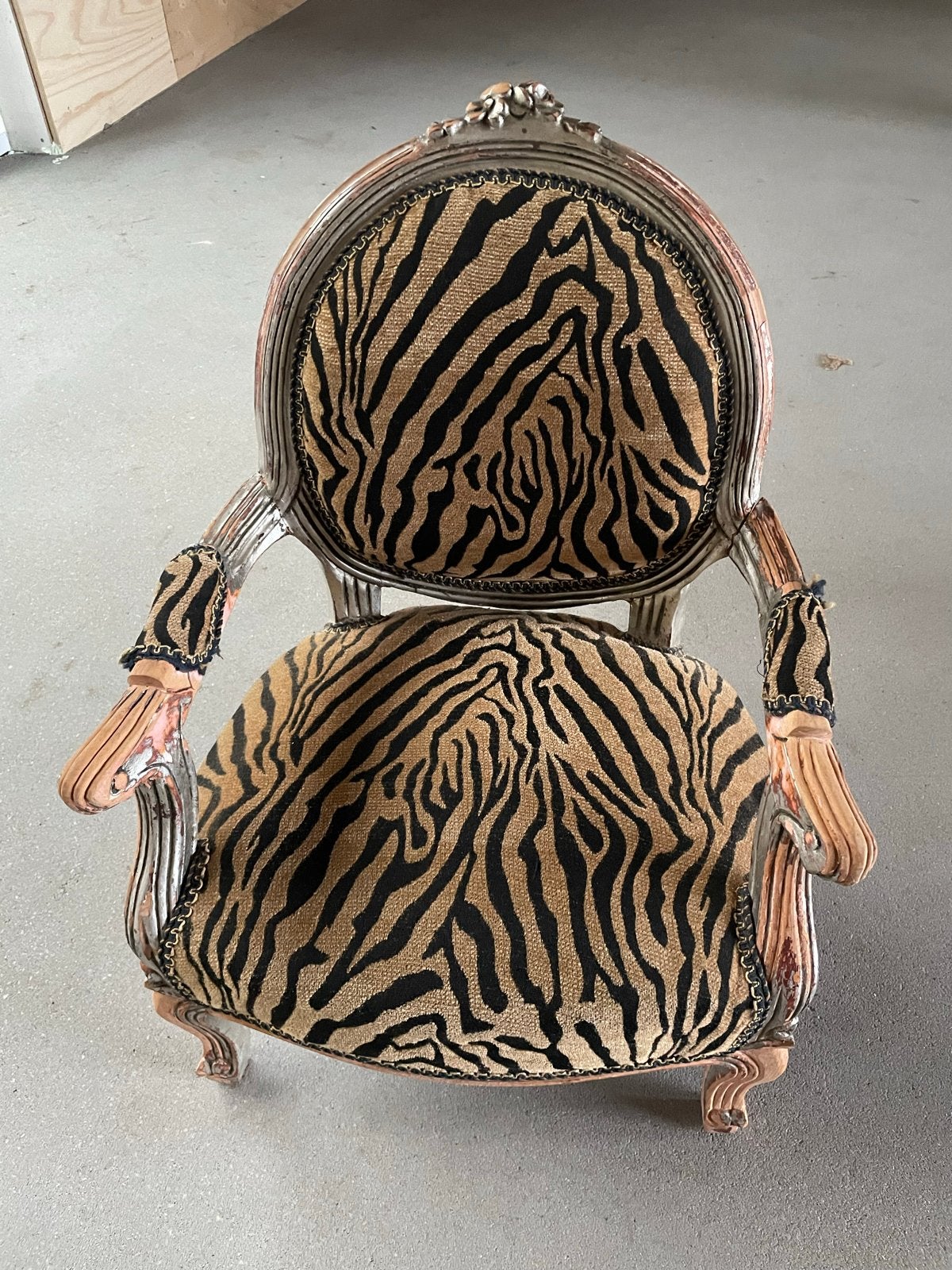 Leuke kinder fauteuil met tijgerprint - opknapper, Huis en Inrichting, Gebruikt, Overige kleuren, Ophalen of Verzenden, Eén