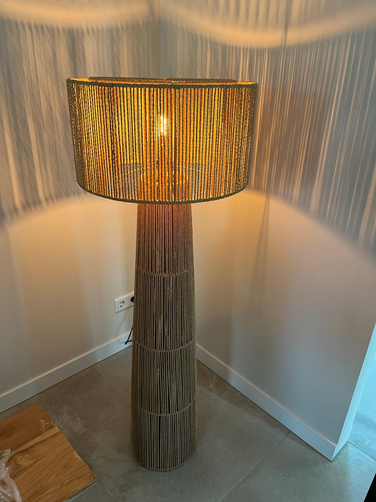 Kwantum vloerlamp Pandia, Ophalen, Natuurlijk materiaal, E27 (groot), Zo goed als nieuw
