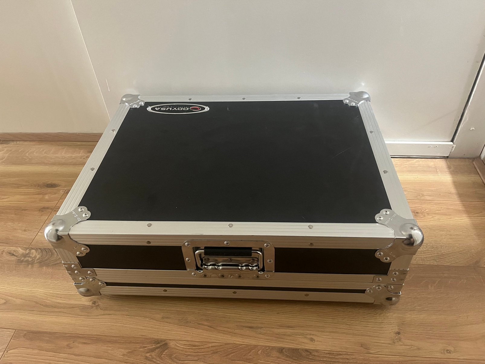 Omnis Duo flightcase van Odyssey, Ophalen of Verzenden, Zo goed als nieuw, Overige instrumenten, Flightcase