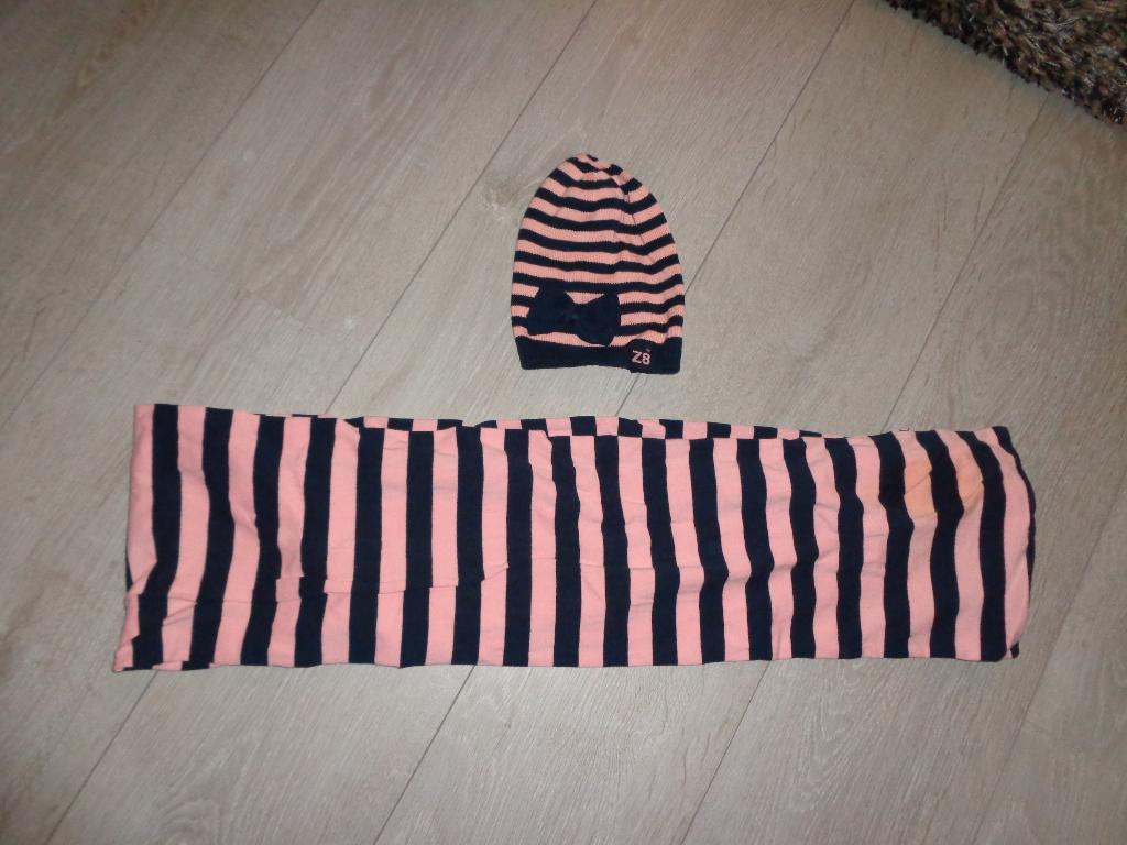 roze/blauw gestreepte sjaal en muts van Z8, Kinderen en Baby's, Kinderkleding | Mutsen, Sjaals en Handschoenen, Gebruikt, 110 t/m 116