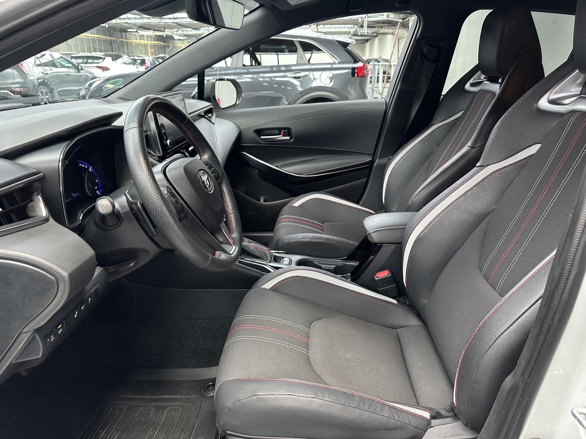 Toyota Corolla 2.0 Hybrid Business GR-Sport, 450 kg, Gebruikt, 4 cilinders, Bedrijf