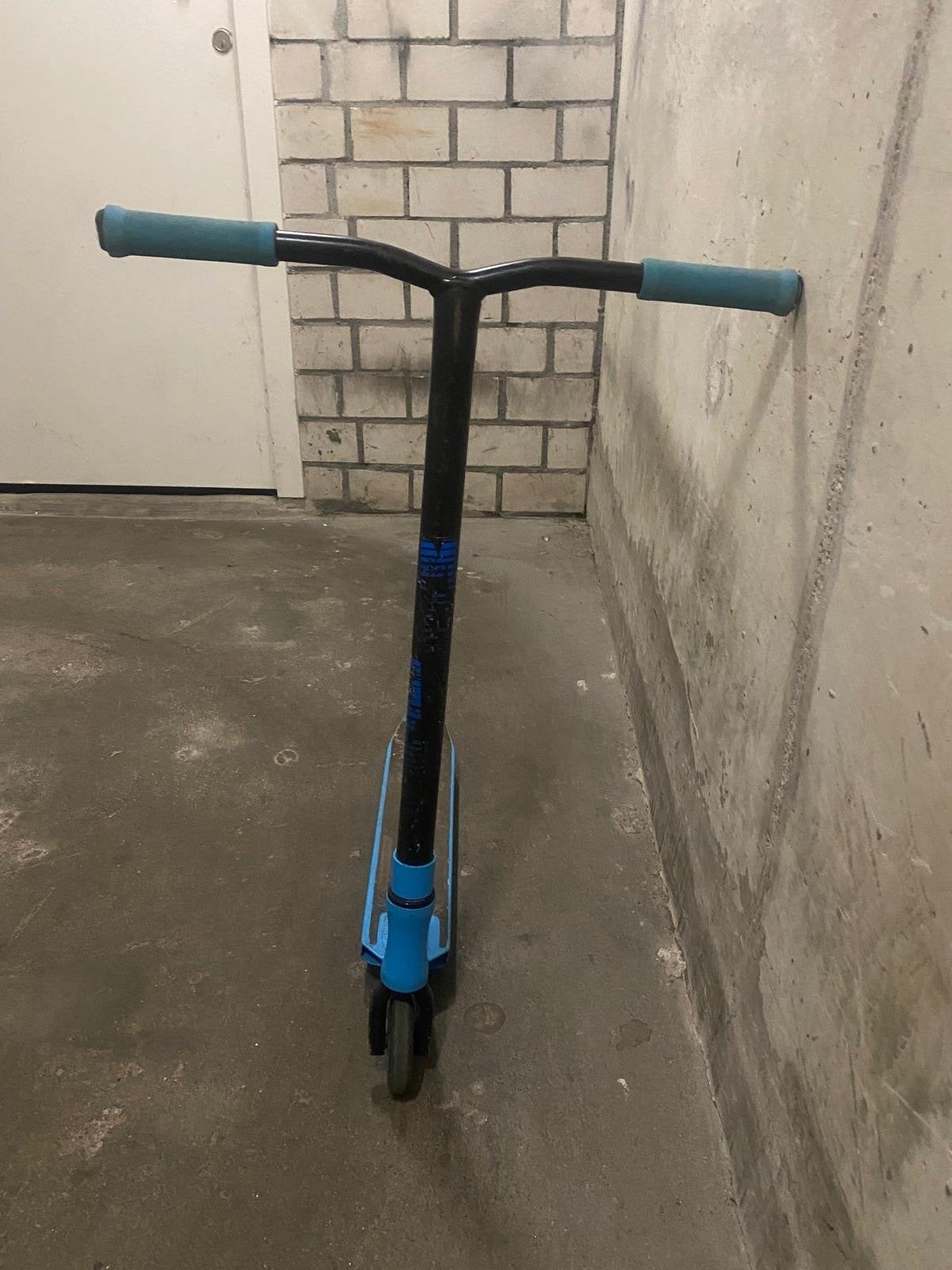 MGP Stuntstep - Blauw/Zwart, Fietsen en Brommers, Ophalen of Verzenden, Gebruikt, Overige typen