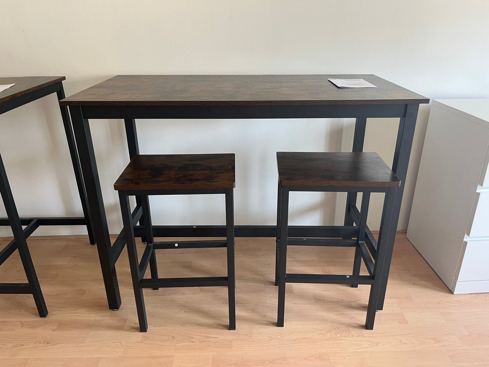 Bartafel met twee barkrukken, Ophalen, Zo goed als nieuw