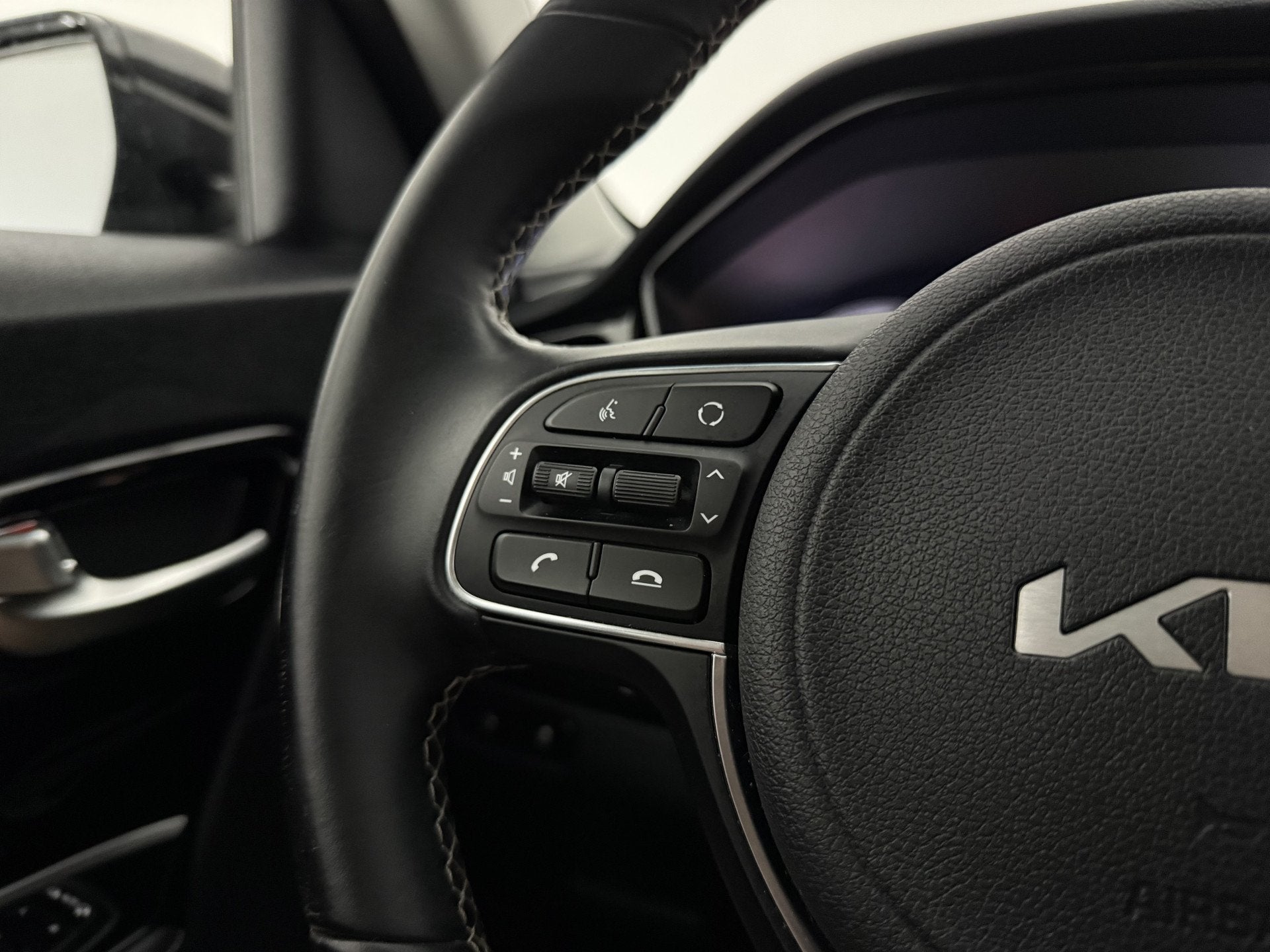 Foto 26 van Kia e-Niro DynamicLine 64 kWh | Snelladen | SOH 95% | Clima
