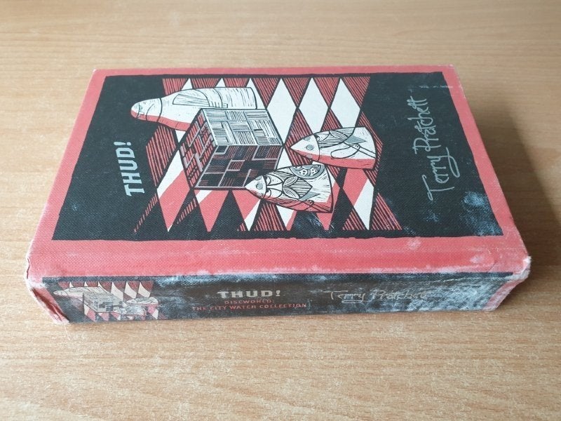 Terry Pratchett – Thud! (HC, kaft besch), Verzenden, Gelezen, Terry Pratchett