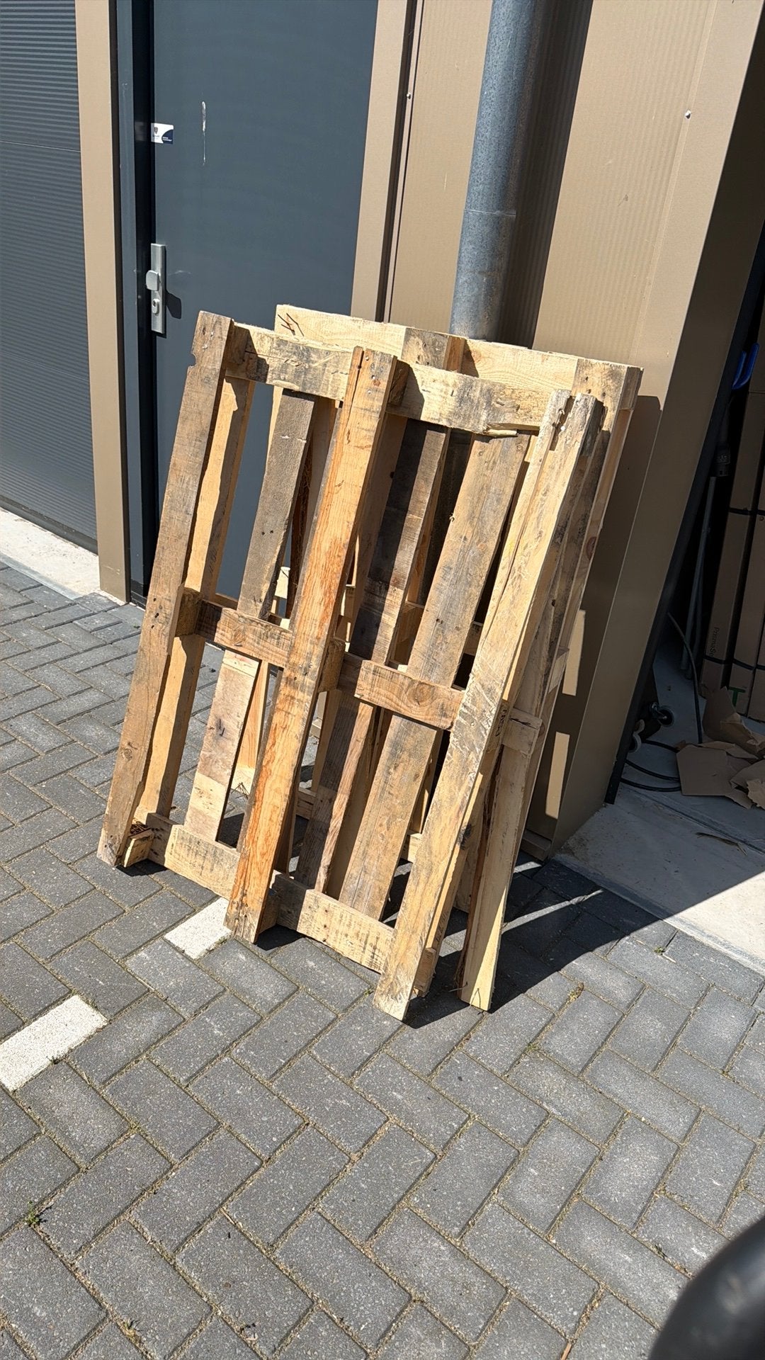 Kapotte pallets 2,5 stuks, Ophalen of Verzenden, Zo goed als nieuw, Pallet, Minder dan 200 cm