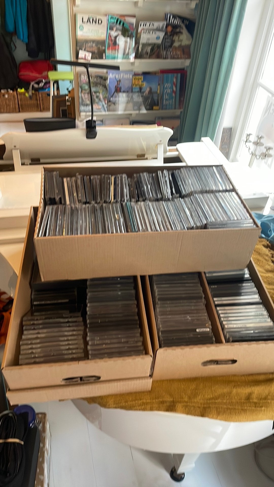 3 cd karton dozen met 200+ lege cd doosjes, Ophalen, Gebruikt