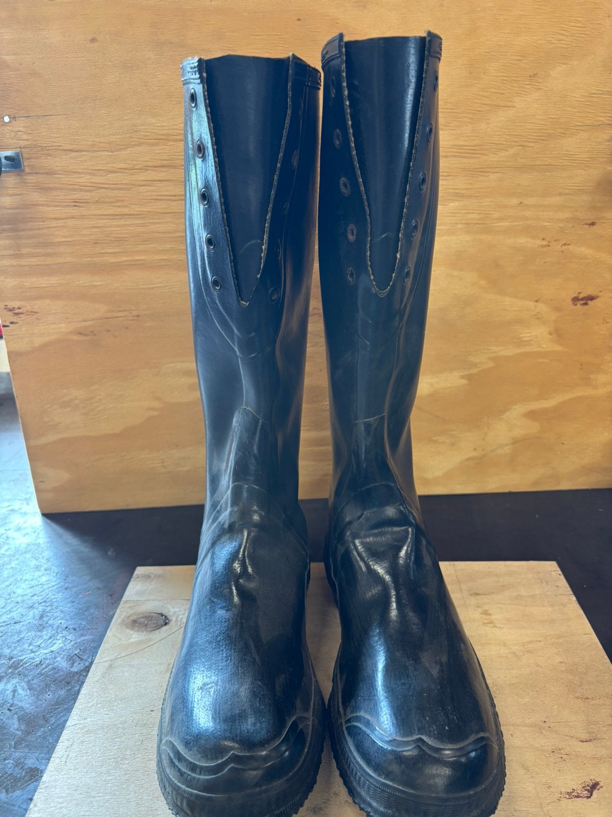Boots rubber knee M-1937, Ophalen, Engeland