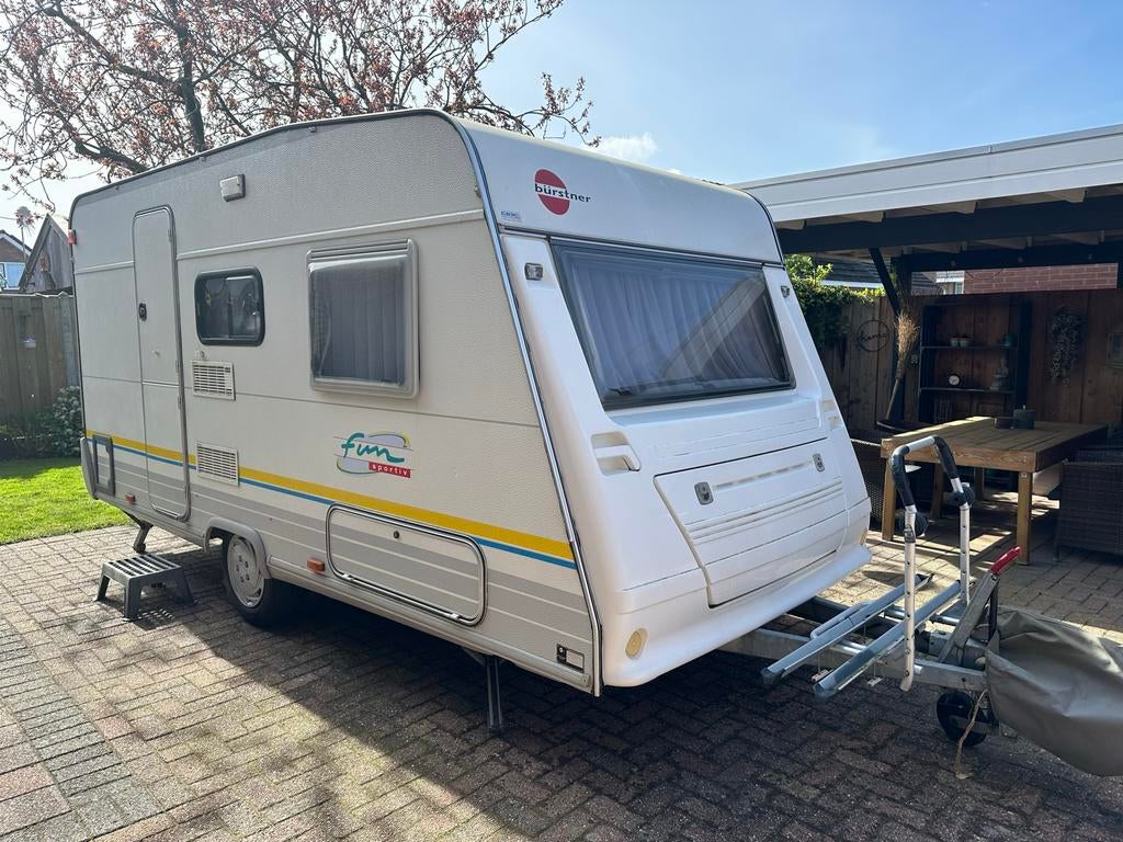 Te koop Burstner Fun Sportiv 420 1998, Caravans en Kamperen, Caravans, Voortentlamp, Treinzit, 750 - 1000 kg, Particulier