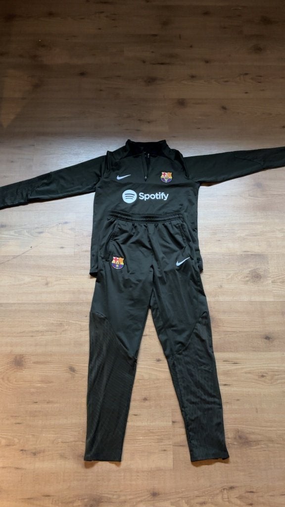 Barcelona trainingspak, Sport- of Zwemkleding, Ophalen of Verzenden, Zo goed als nieuw, Nike