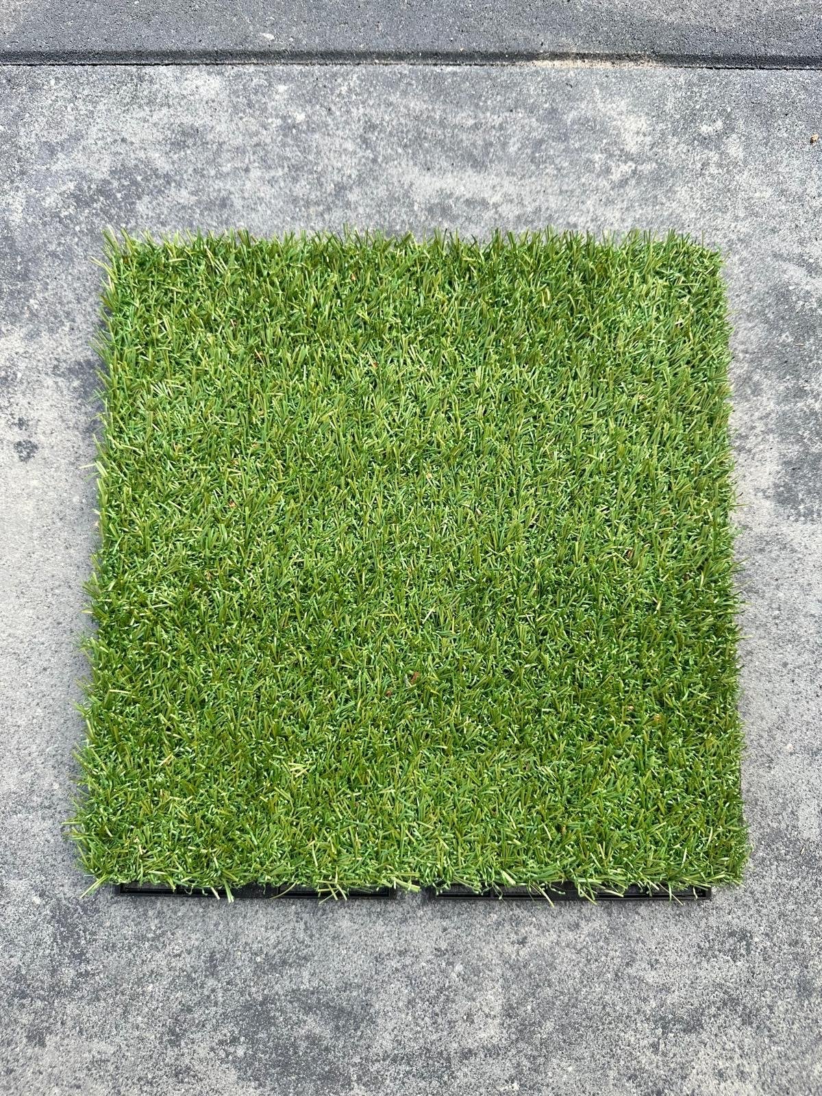 9 nieuwe kunstgrastegels 30x30 cm, Tuin en Terras, Gras en Kunstgras, Ophalen, Nieuw, Minder dan 10 m², Kunstgras