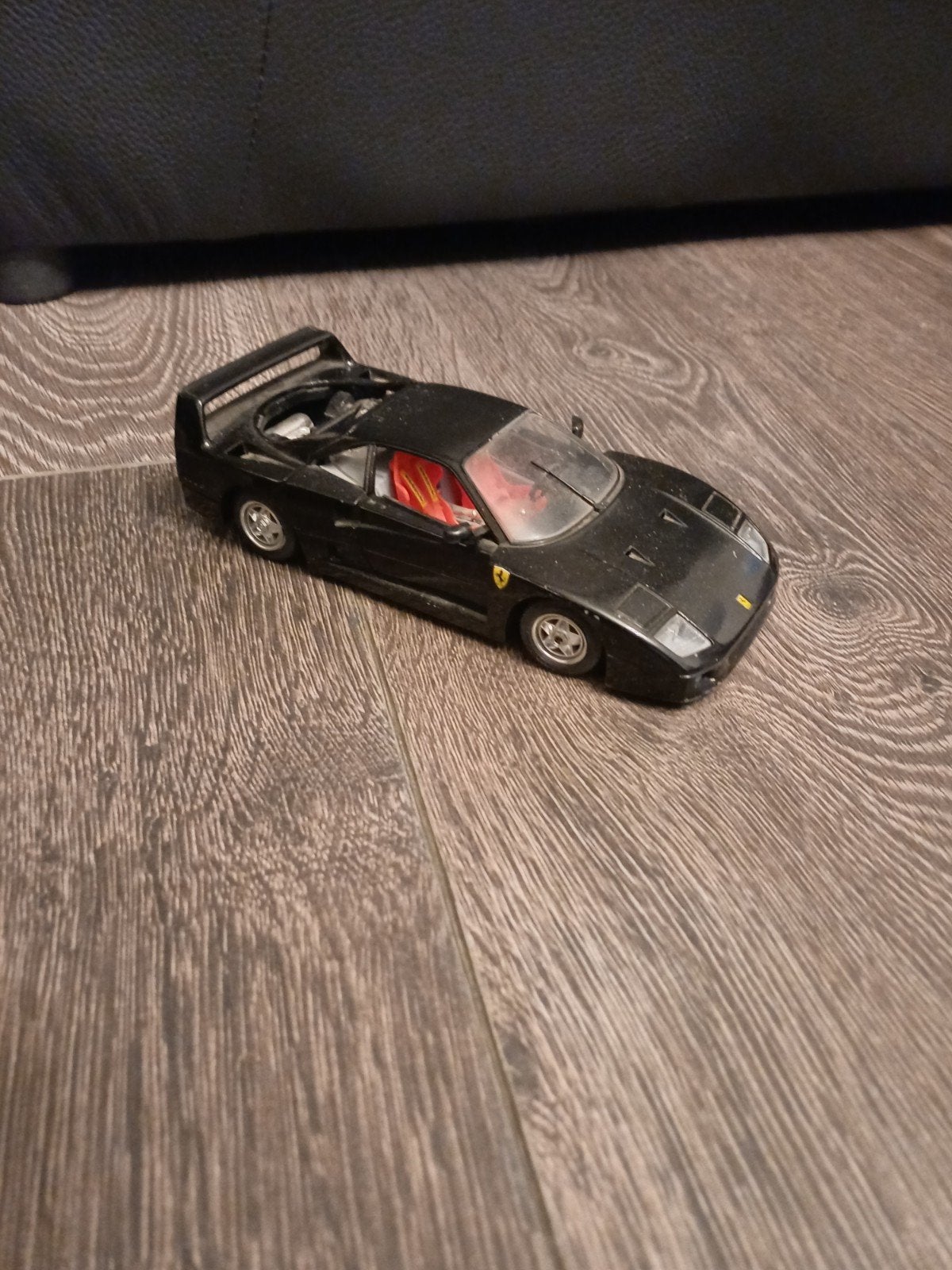 Ferrari F40 modelauto - Achterklep ontbreekt, Hobby en Vrije tijd, Modelauto's | 1:43, Ophalen of Verzenden, Gebruikt, Auto, Overige merken