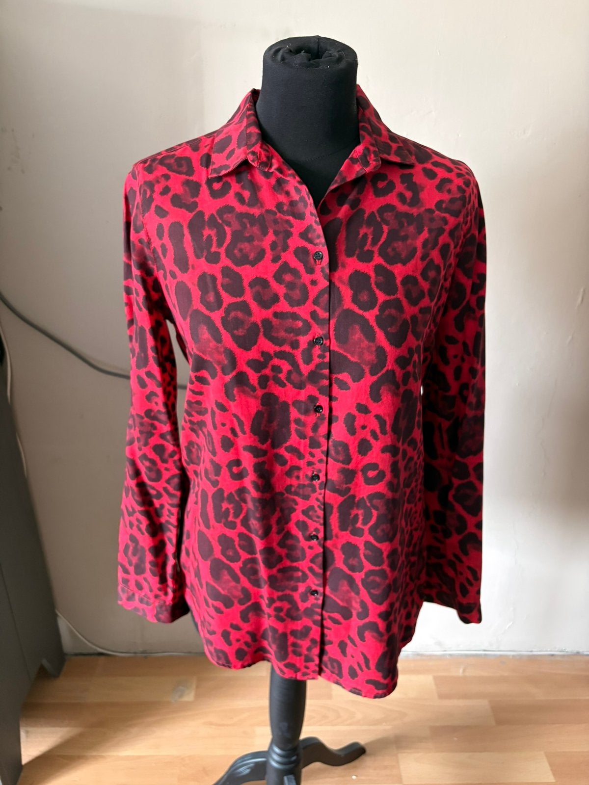 Sandro mooie rode blouse met panterprint mt 36 ZGAN, Kleding | Dames, Ophalen of Verzenden, Zo goed als nieuw, Maat 36 (S), Rood