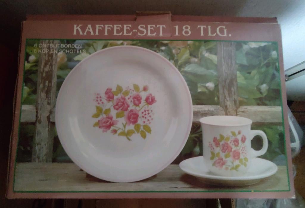 Ontbijtset voor 6 personen, rozen, Ophalen, Nieuw, Overige stijlen, Kop(pen) en/of Schotel(s)