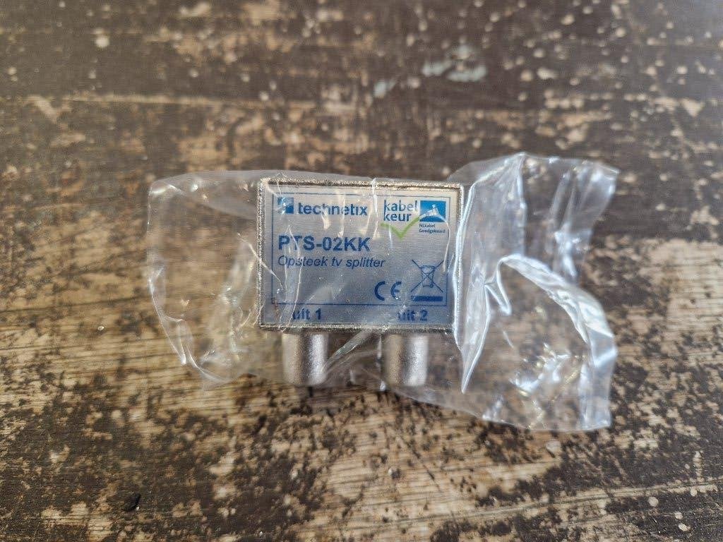 Technetix PTS-02KK opsteek TV-splitter nieuw, Ophalen of Verzenden, Nieuw