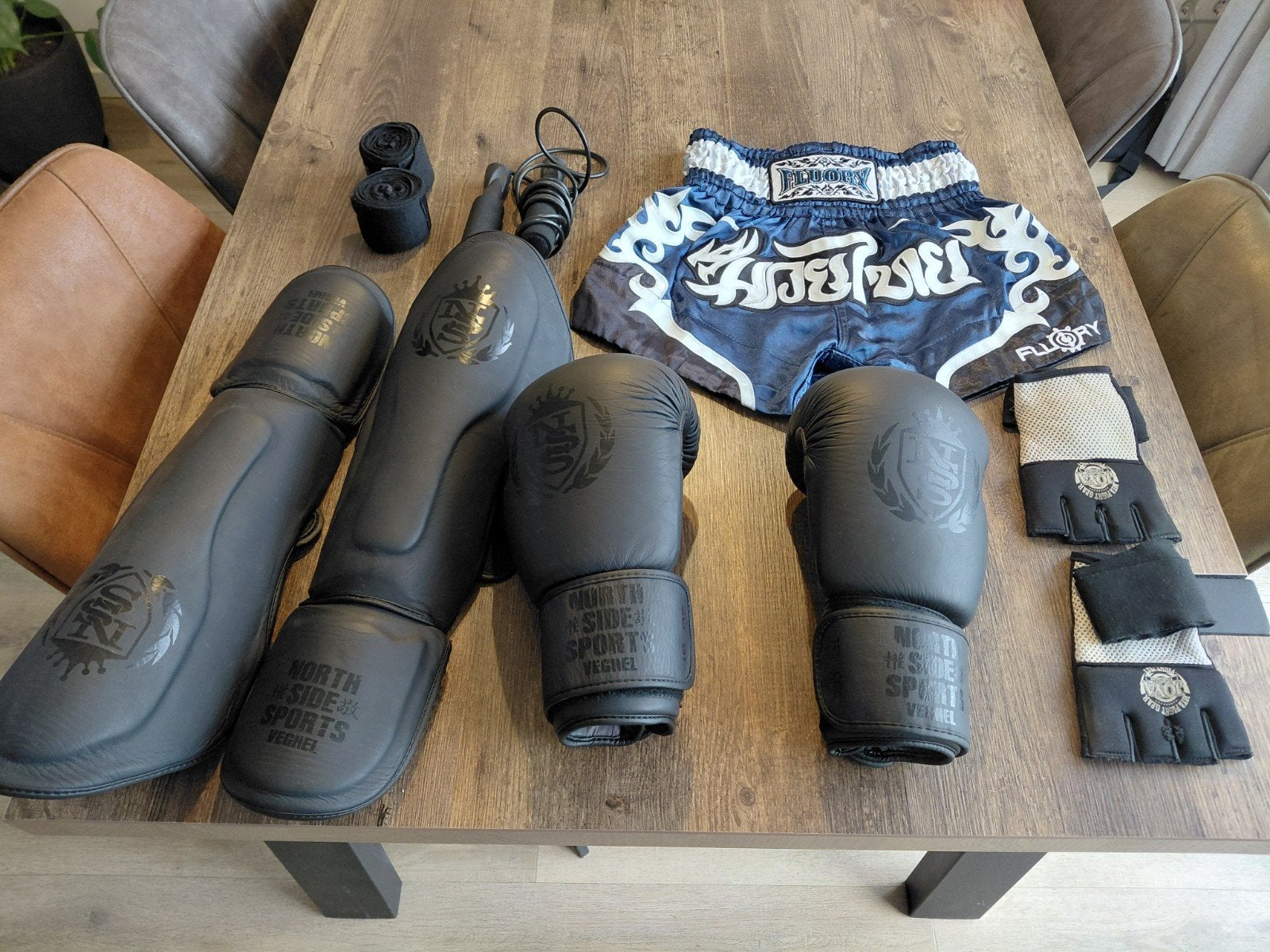 Complete Kickboksset voor jeugd (12-16 jaar), Maat S, Ophalen of Verzenden, Zo goed als nieuw, Overige