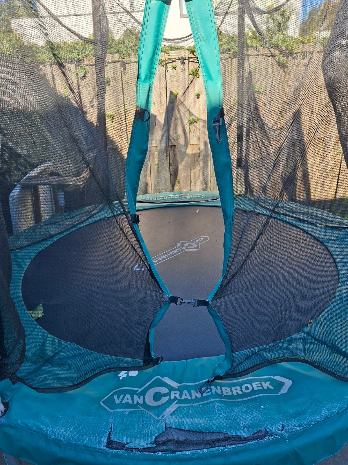 Foto 3 van Van Cranenbroek Trampoline met Veiligheidsnet gratis!