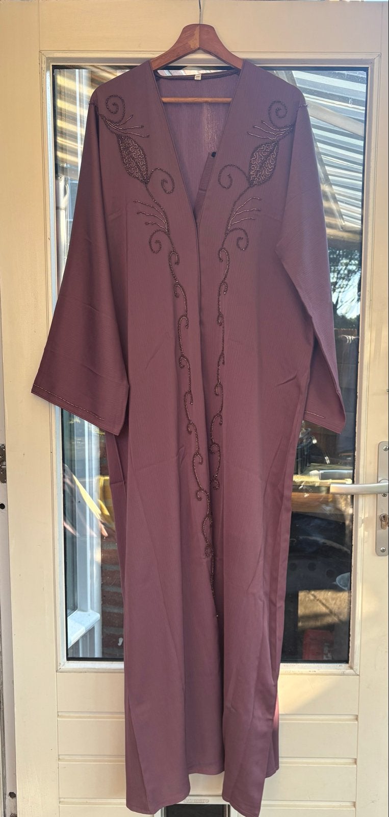 NIEUW Paarse jurk uit Dubai met hoofddoek, Kleding | Dames, Jurken, Paars, Maat 42/44 (L), Nieuw, Ophalen of Verzenden