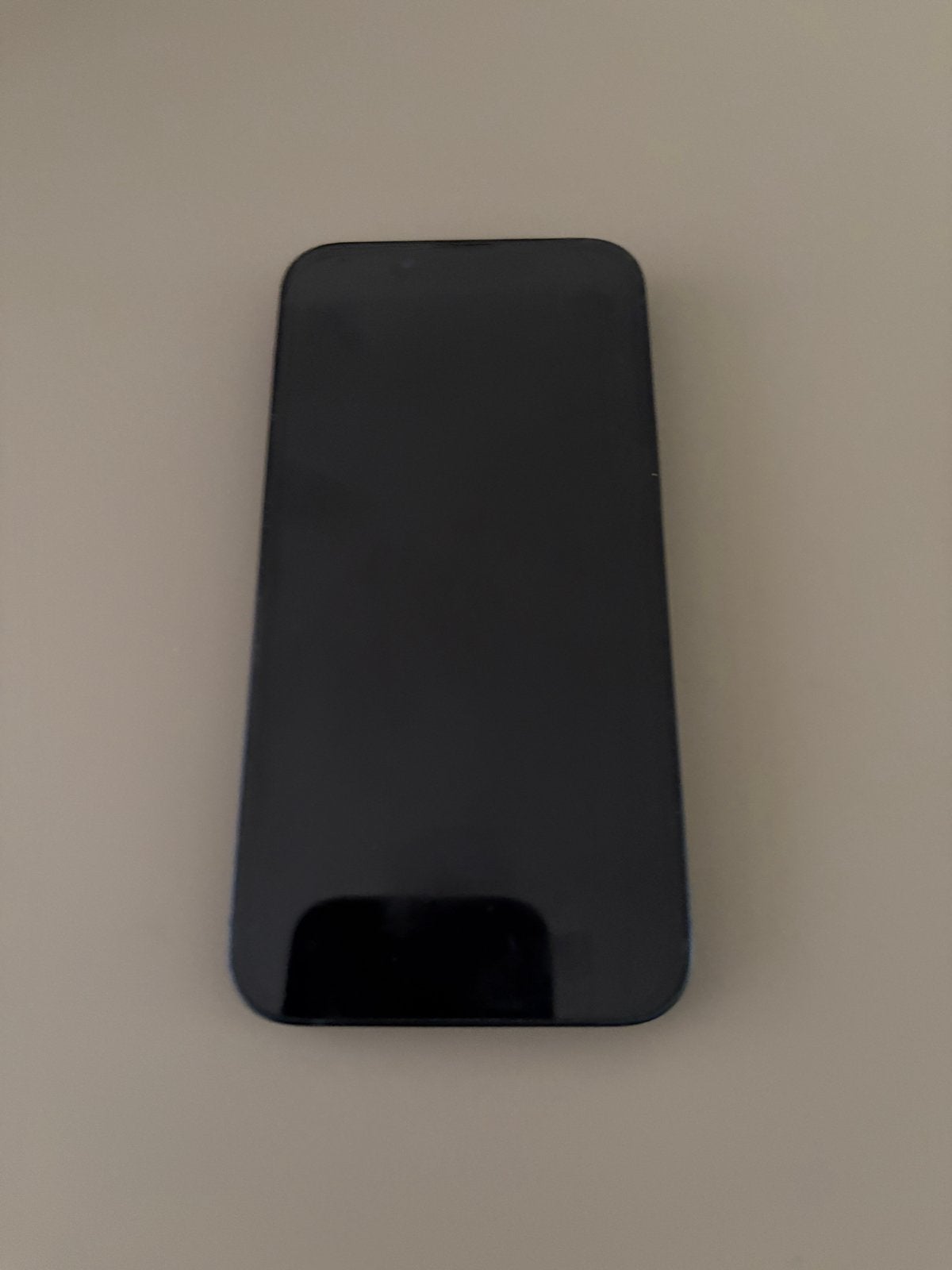 Foto 2 van iPhone 13 mini 128GB - met case