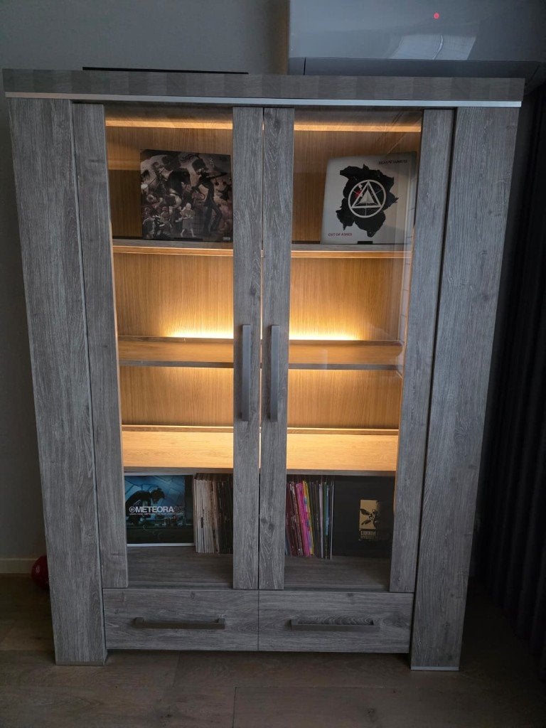 Luxe designkast met verlichting. WEG=WEG PRIJS, Ophalen, Met deur(en), 150 tot 200 cm, Zo goed als nieuw