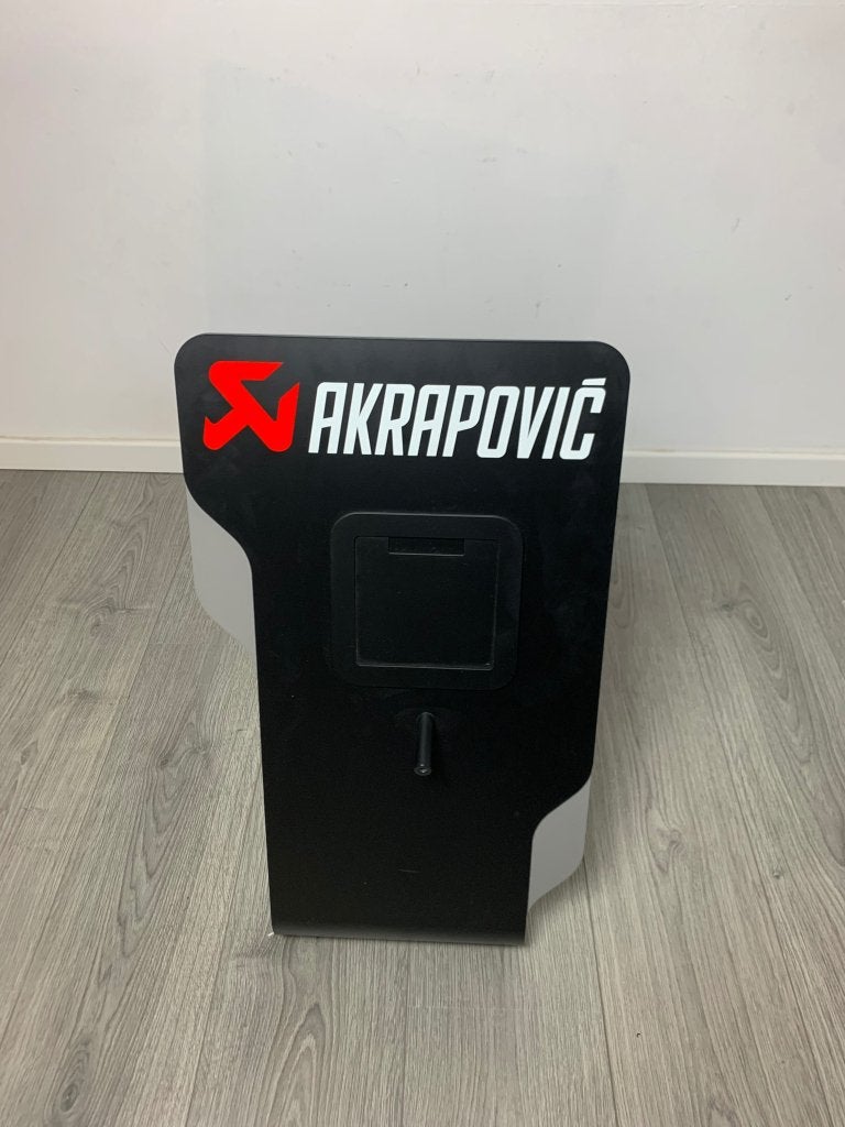 Akrapovic dealer display uitlaat origineel, Info@jynkx.com, Nieuw, Ophalen of Verzenden, Piazza 99