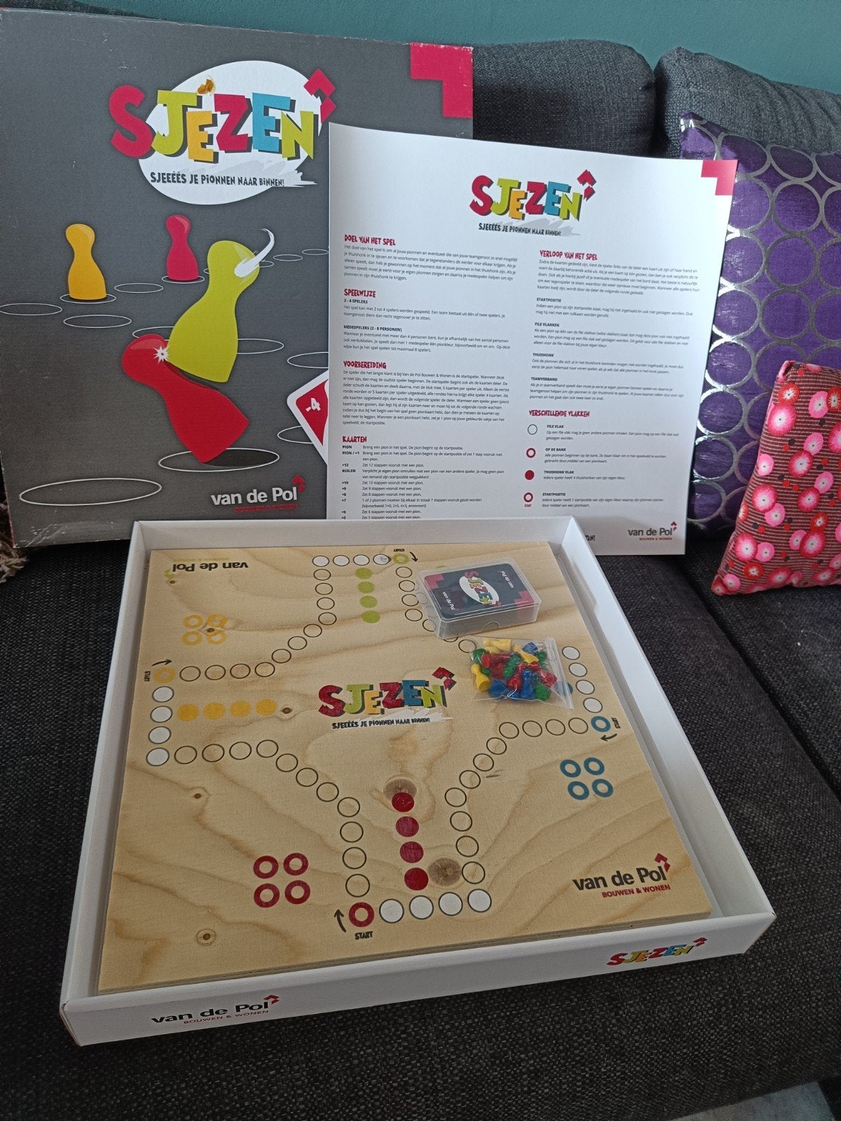 Sjeezen: Het Keezenspel (xl houten speelbord), Hobby en Vrije tijd, Gezelschapsspellen | Bordspellen, Vijf spelers of meer, Ophalen of Verzenden