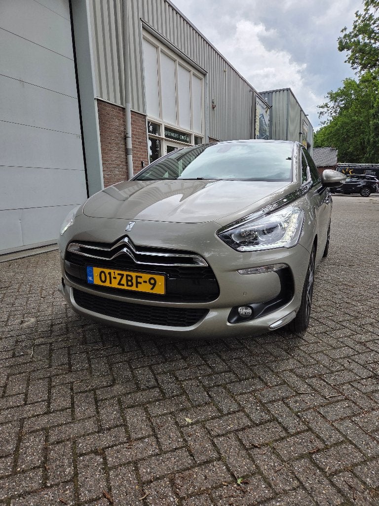 Citroën DS5 1.6 So Chic NAP| AUTO| LEER/ALCANANTRA| KEYLESS, Auto's, Zwart, 75 €/maand, Navigatiesysteem, Particulier