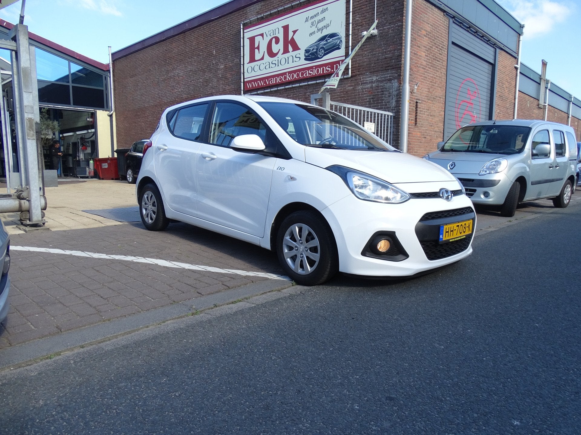 Hyundai i10 1.0i i-Motion Comfort (bj 2016), Auto's, Voorwielaandrijving, Dealer onderhouden, Stof, Gebruikt