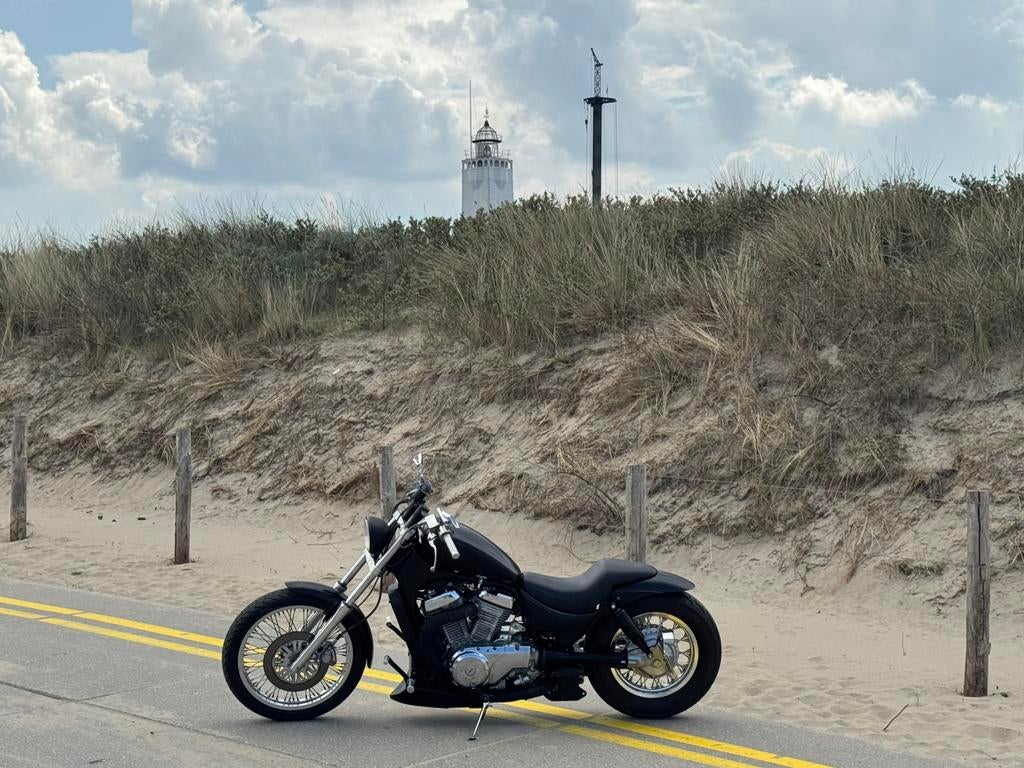 suzuki intruder vs700, Motoren, Motoren | Suzuki, Cardan-aandrijving, 2 cilinders, Chopper, Gebruikt