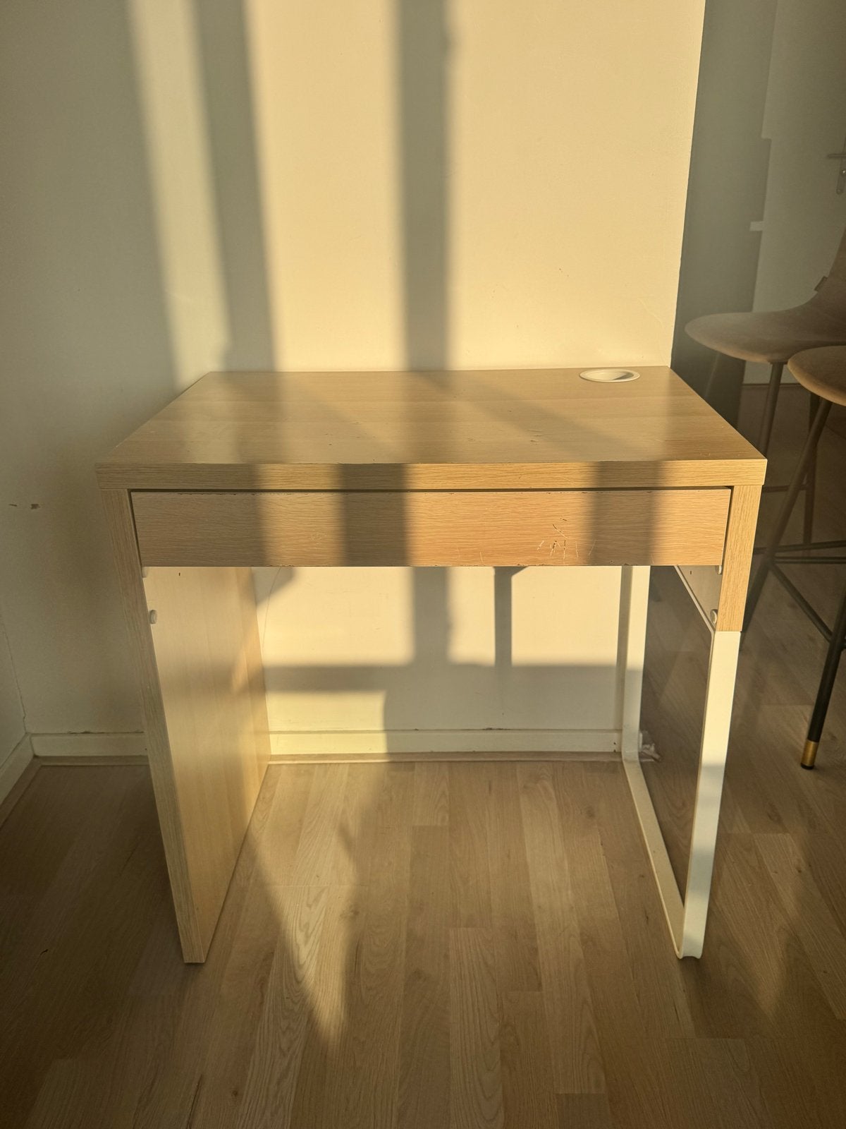 IKEA Micke bureau - Compact en functioneel, Met lades, Ophalen of Verzenden, Zo goed als nieuw, IKEA