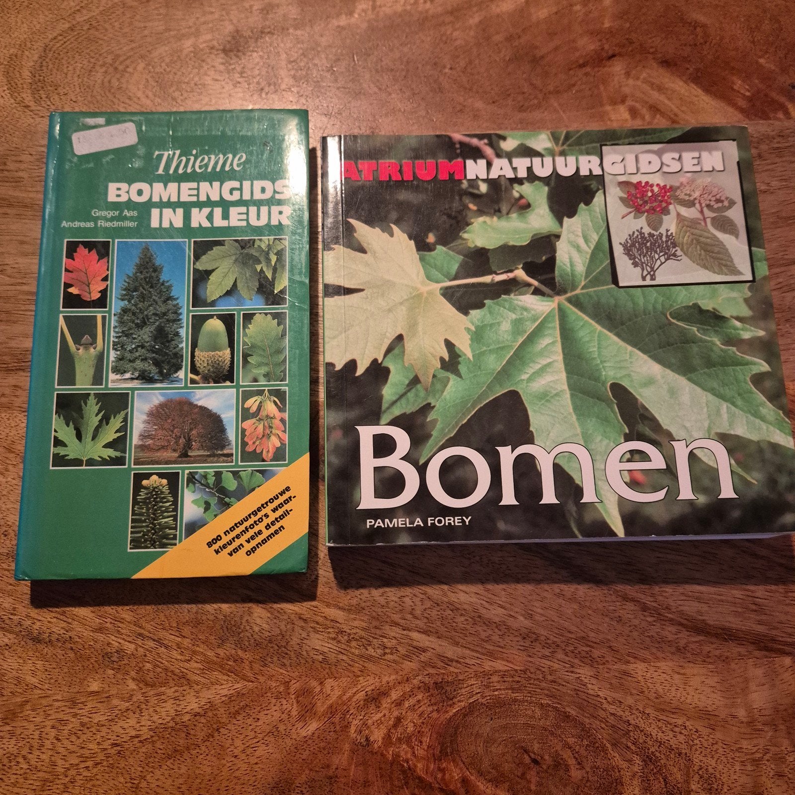 Bomen Natuurgidsen: Thieme Bomengids & Atrium Natuurgids, Boeken, Ophalen of Verzenden, Zo goed als nieuw, Bloemen, Planten en Bomen