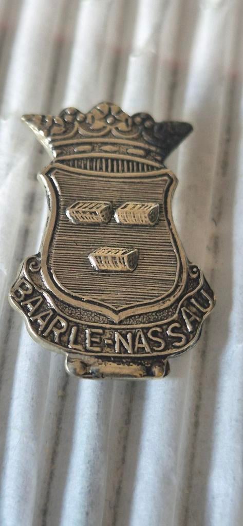 Speldje wapen van Baarle-Nassau, Ophalen of Verzenden, Overige onderwerpen