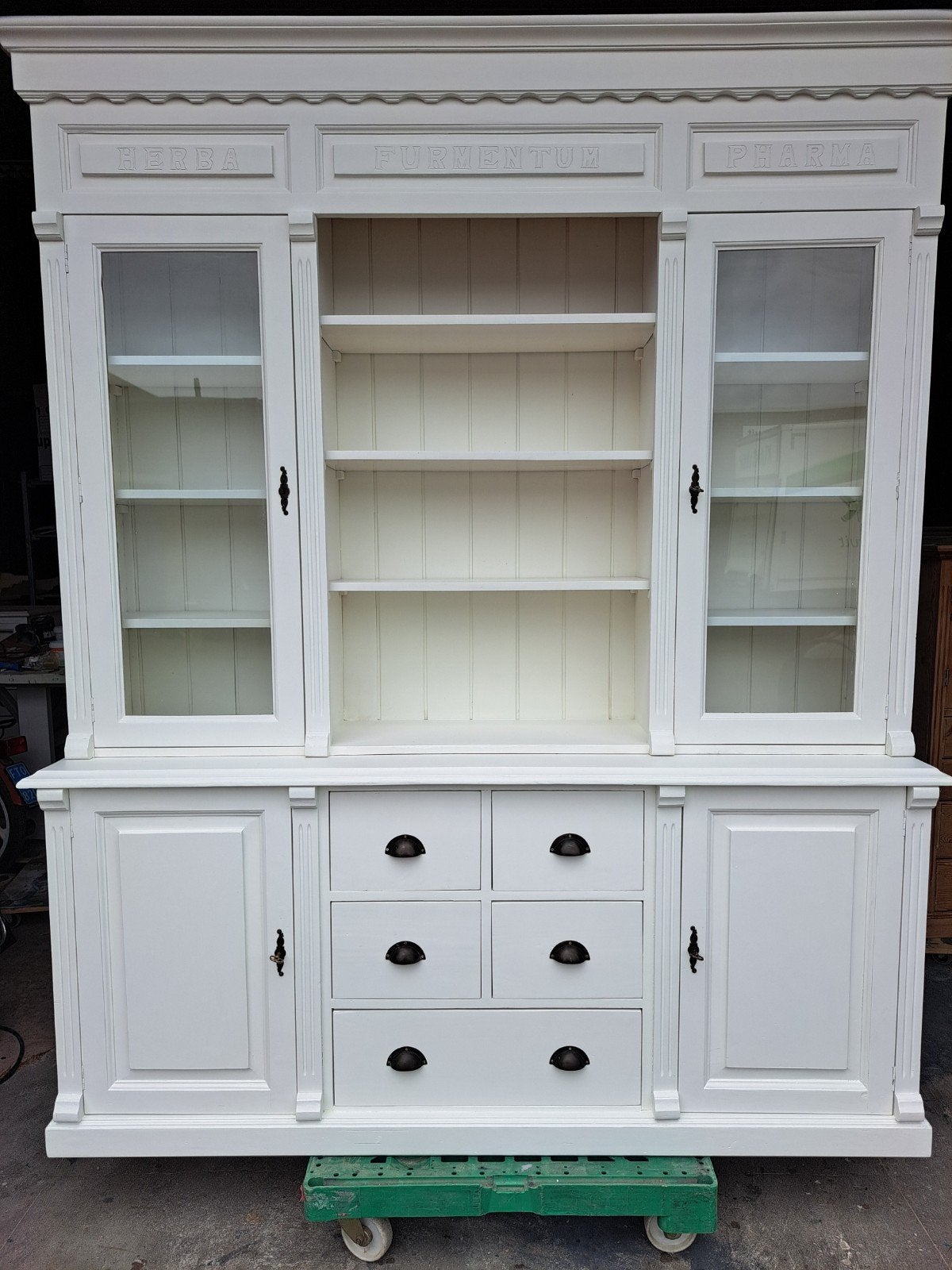 Apothekerskast HERBA FURMENTUM PHARMA Refurbished ral 9010, Huis en Inrichting, Kasten | Vitrinekasten, Ophalen, RoDeKo Volendam