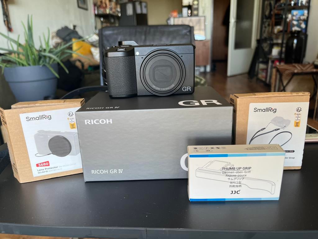 Ricoh GR IV + accessoires (als nieuw), Ophalen, Nieuw, Compact, Overige Merken