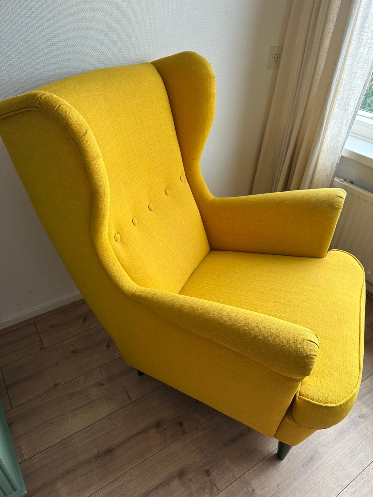 Ikea Strandmon fauteuil inclusief poef, Huis en Inrichting, Fauteuils, Ophalen, 75 tot 100 cm, Zo goed als nieuw, 75 tot 100 cm