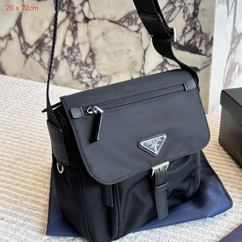 Prada Schoudertas Zwart Nylon, Ophalen of Verzenden, Nieuw, Zwart, Schoudertasje