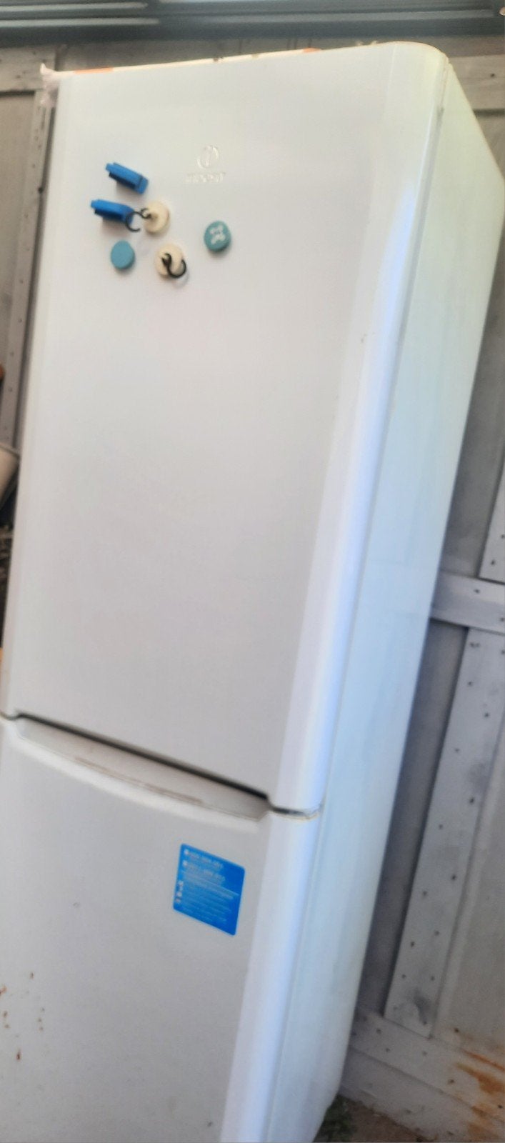 Gratis indesit koelkast doet niet meer, Minder dan 75 liter, Ophalen of Verzenden, Zonder vriesvak, 160 cm of meer