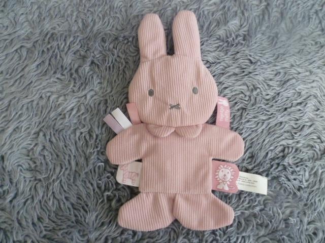 Roze rib stof Nijntje Miffy labels knisper Tiamo Dick Bruna, Ophalen of Verzenden, Zo goed als nieuw, Overige typen