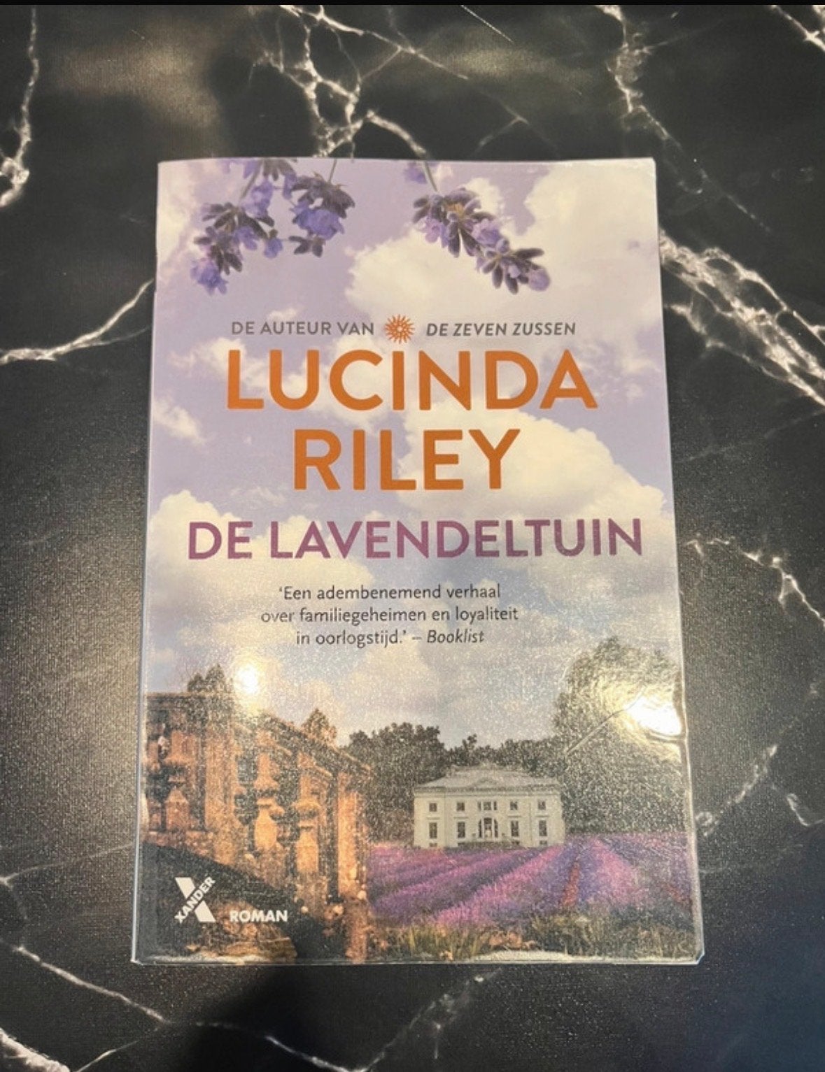 De Lavendeltuin - Lucinda Riley, Boeken, Romans, Ophalen of Verzenden, Zo goed als nieuw, Europa overig
