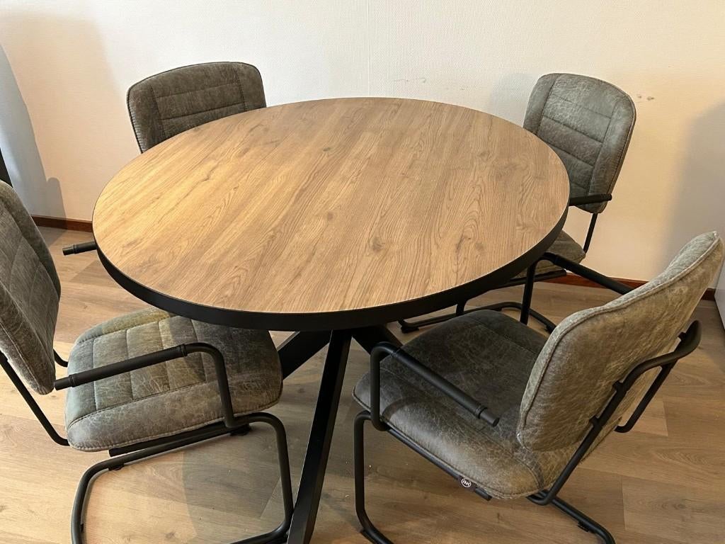 eettafel Henders en Hazel, Huis en Inrichting, Tafels | Eettafels, Zo goed als nieuw, Vier personen, Ovaal, Ophalen
