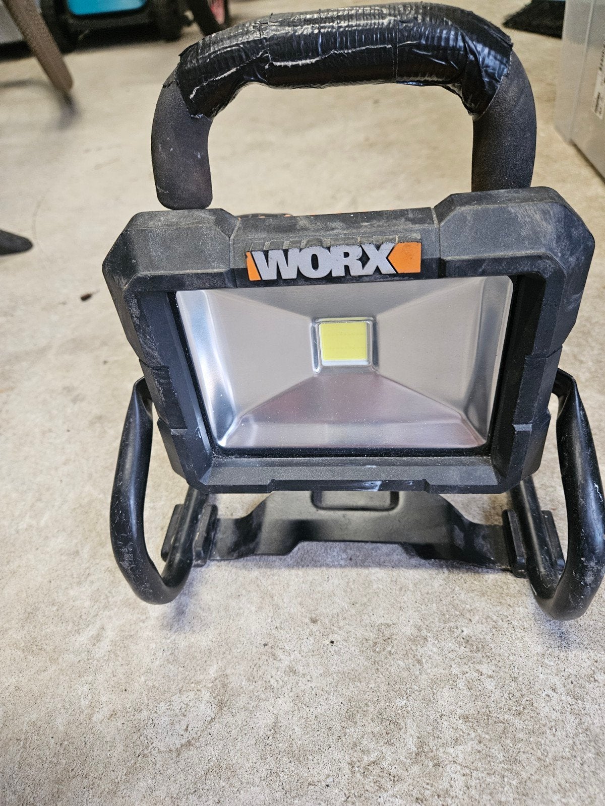 Worx LED Bouwlamp WX026 - Excl accu, Ophalen, Gebruikt, Minder dan 50 watt, Lamp met armatuur