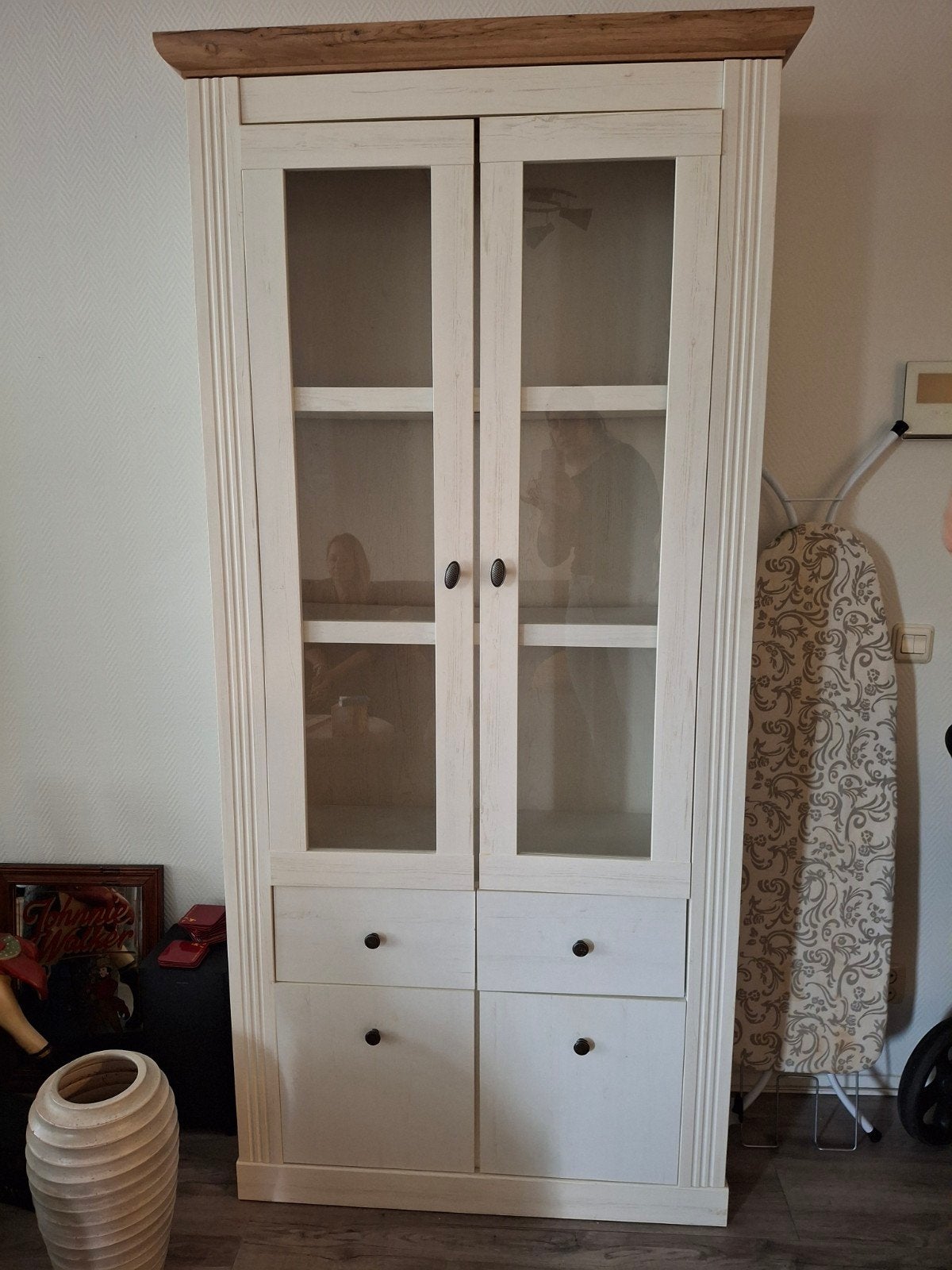 Mooie vitrinekast met glazen deuren en lades, Huis en Inrichting, Ophalen of Verzenden