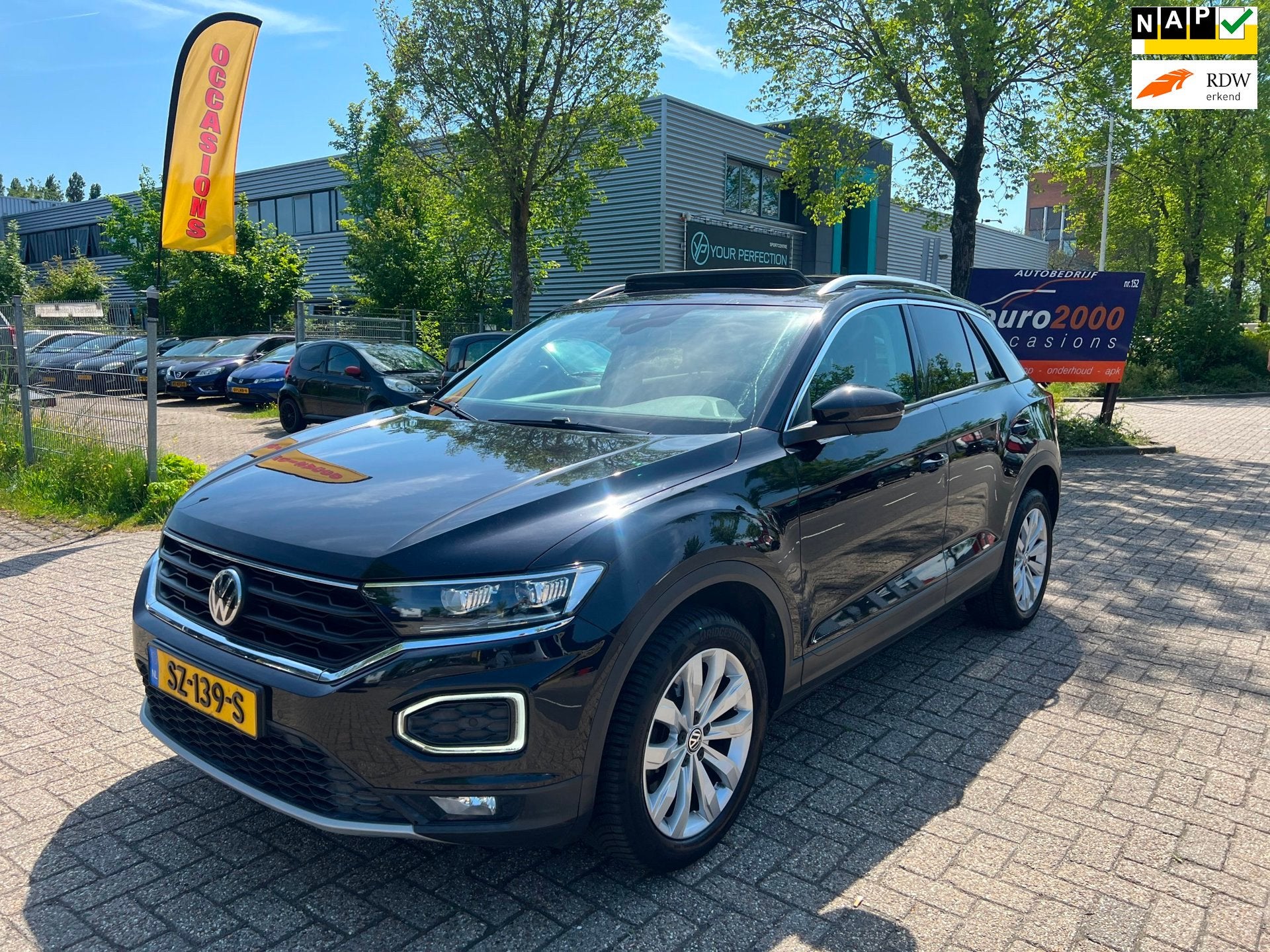 Volkswagen T-Roc 1.0 TSI Style - PANORAMA - DIGITAL DASH !, Auto's, Volkswagen, Voorwielaandrijving, Stof, Gebruikt, Traction-control
