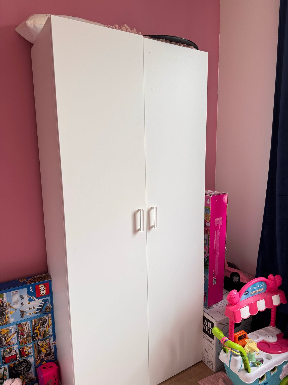 Witte kledingkast, Ophalen, Met plank(en), Gebruikt, 50 tot 100 cm