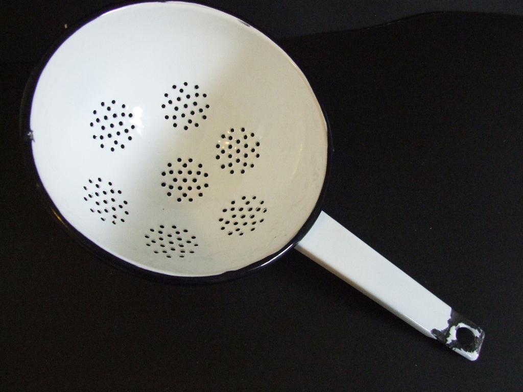 2x brocante vergiet met steel van wit emaille, Ophalen of Verzenden