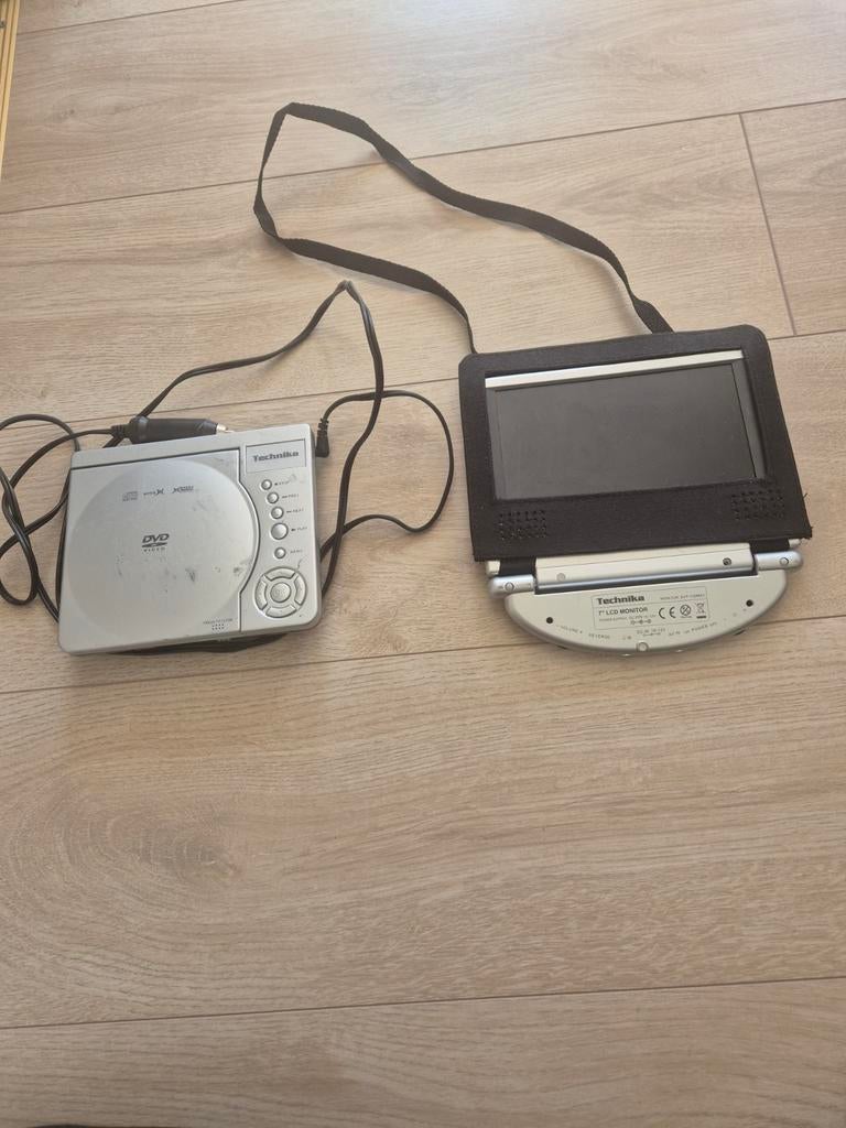 Draagbare Technika DVD-speler met 7" LCD monitor, Gebruikt, Draagbaar, Ophalen of Verzenden, Overige merken